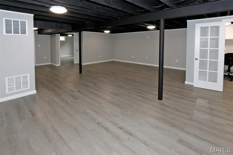 3001 W Adams, St Charles, MO 63301 — listing photo 21 of 32
