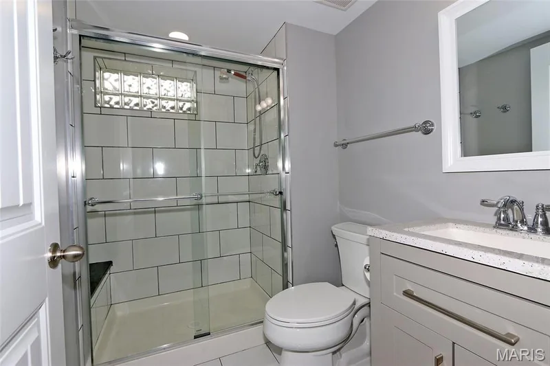 3001 W Adams, St Charles, MO 63301 — listing photo 23 of 32