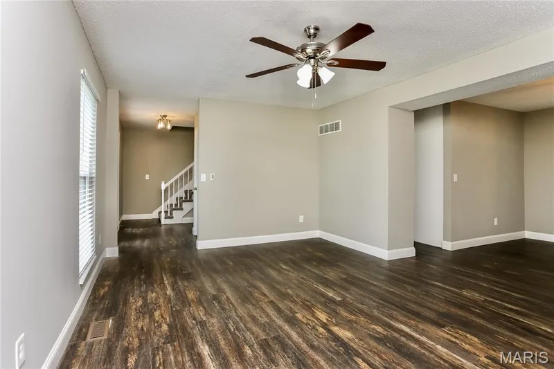 710 Westbridge Drive, St Peters, MO 63376 — listing photo 2 of 15