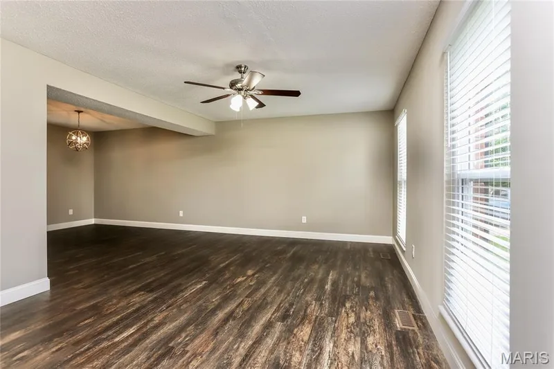 710 Westbridge Drive, St Peters, MO 63376 — listing photo 3 of 15
