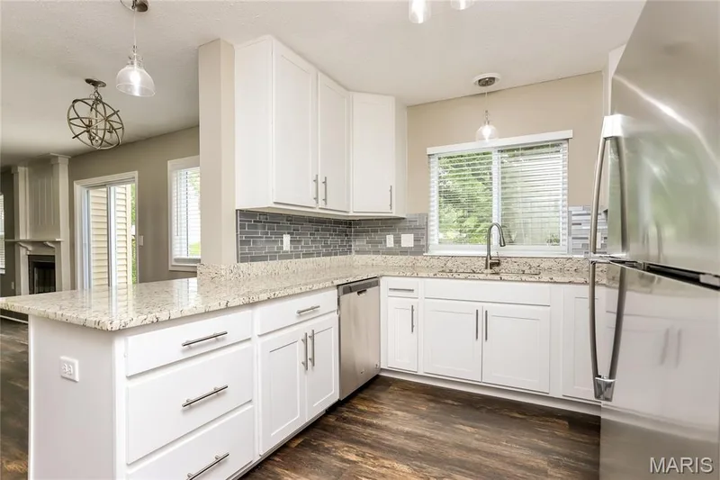 710 Westbridge Drive, St Peters, MO 63376 — listing photo 5 of 15