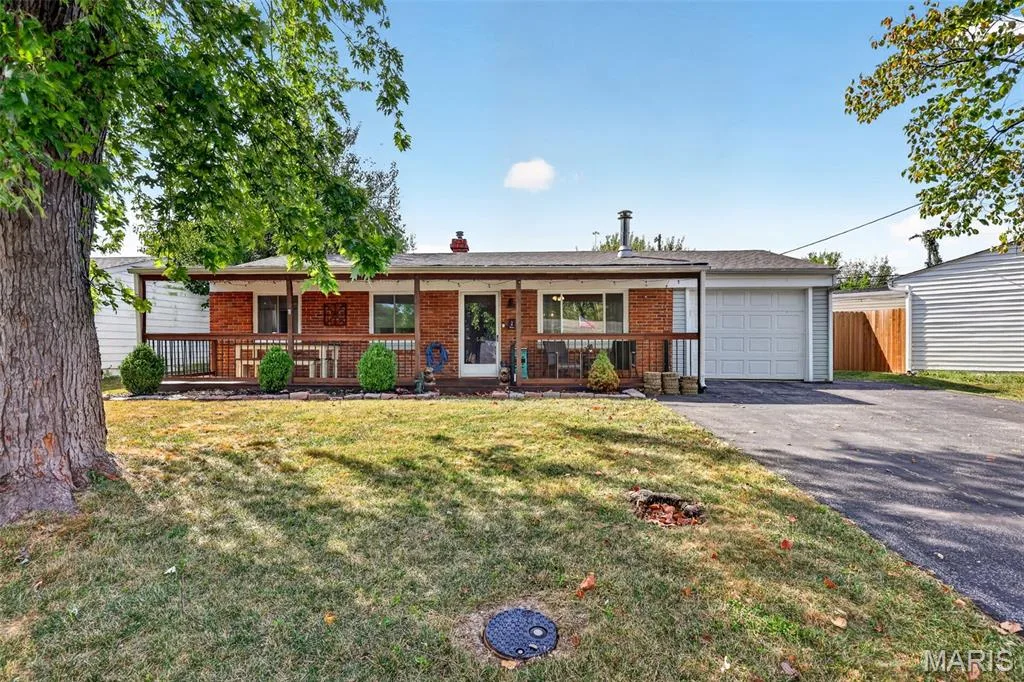 5 Juno Drive, Wentzville, MO 63385 — listing photo 1 of 43