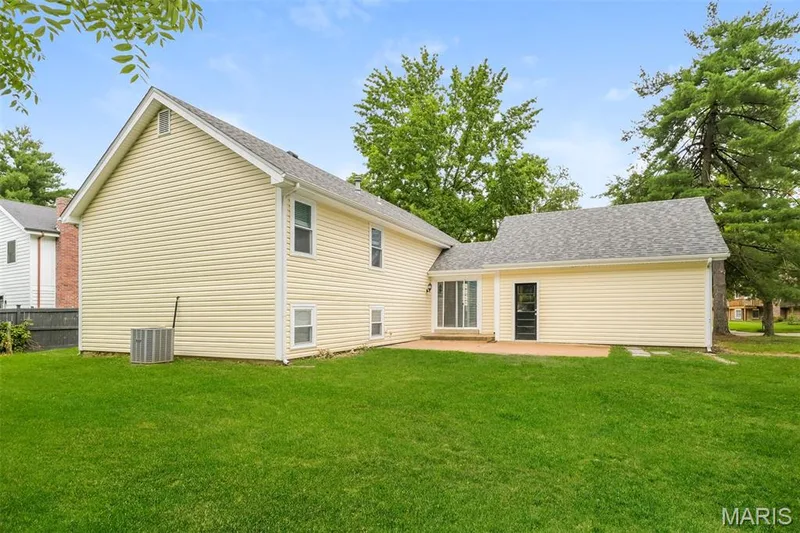 15027 Isleview Drive, Chesterfield, MO 63017 — listing photo 18 of 18