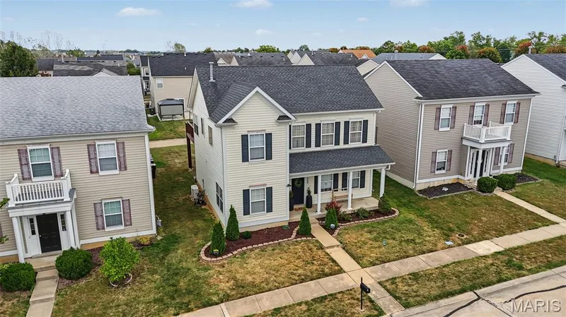 1008 Glengarry Drive, Wentzville, MO 63385 — listing photo 4 of 35