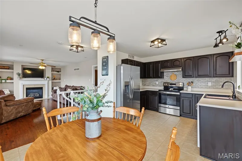 1008 Glengarry Drive, Wentzville, MO 63385 — listing photo 27 of 35