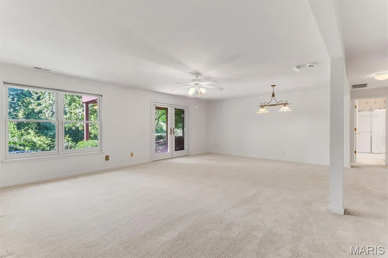 Extra lower level living space! — 18 Country Bluff Court, St Charles, MO 63301