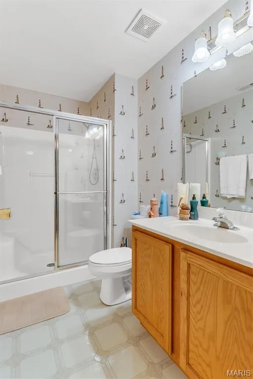 Lower level full bath has shower. — 18 Country Bluff Court, St Charles, MO 63301