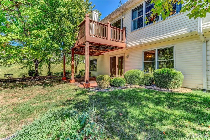HOA allows yard BBQ grills. — 18 Country Bluff Court, St Charles, MO 63301