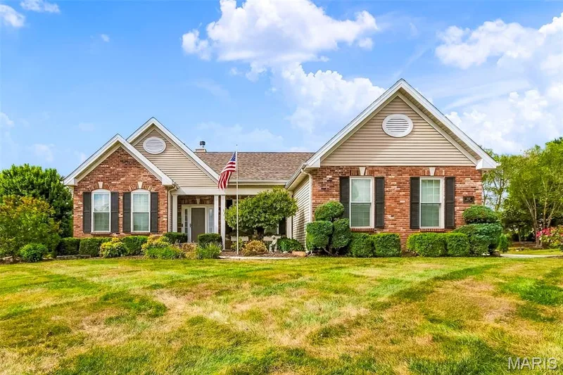 1817 Majestic Oaks Drive, Wentzville, MO 63385 — listing photo 2 of 38