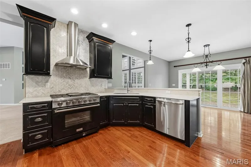 1817 Majestic Oaks Drive, Wentzville, MO 63385 — listing photo 16 of 38