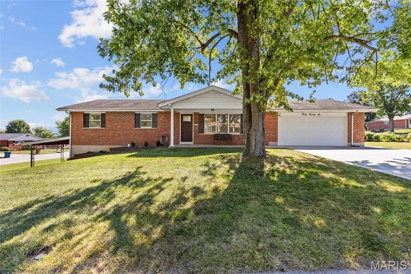 3026 Mamelles Drive, St Charles, MO — listing photo 1