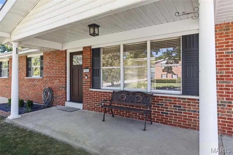 3026 Mamelles Drive, St Charles, MO 63301 — listing photo 4 of 20