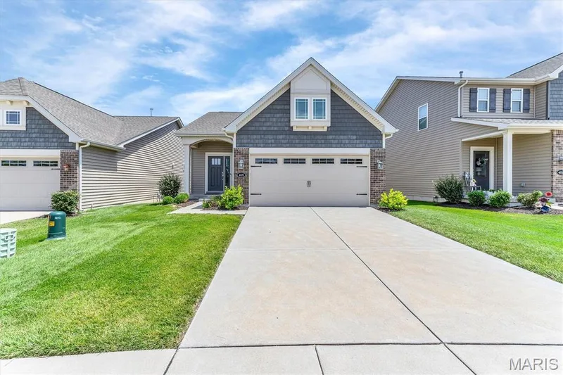 405 Copperfield Court, St Charles, MO 63301 — listing photo 3 of 55