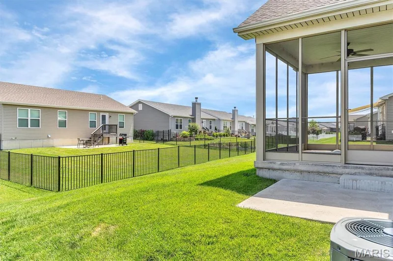 405 Copperfield Court, St Charles, MO 63301 — listing photo 6 of 55