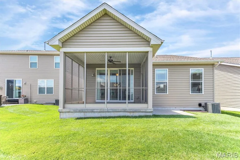 405 Copperfield Court, St Charles, MO 63301 — listing photo 8 of 55