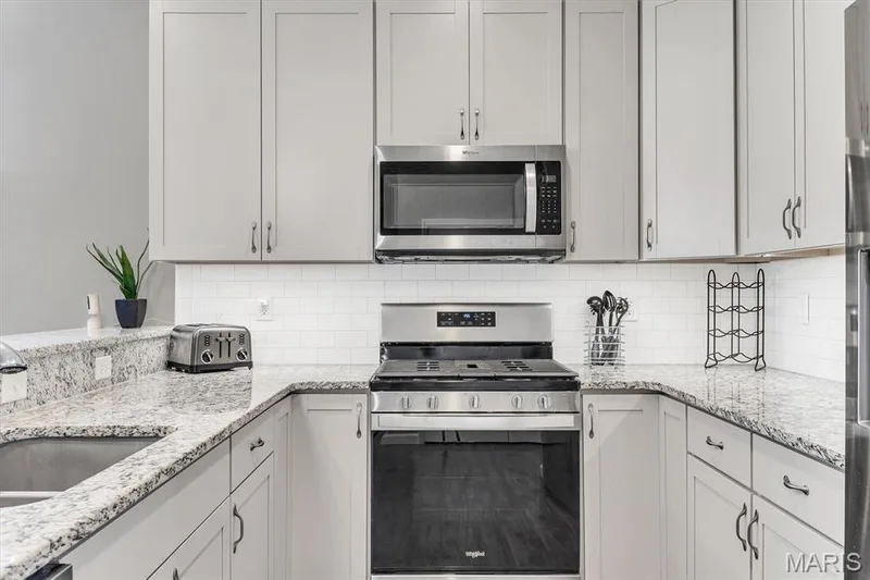 405 Copperfield Court, St Charles, MO 63301 — listing photo 11 of 55