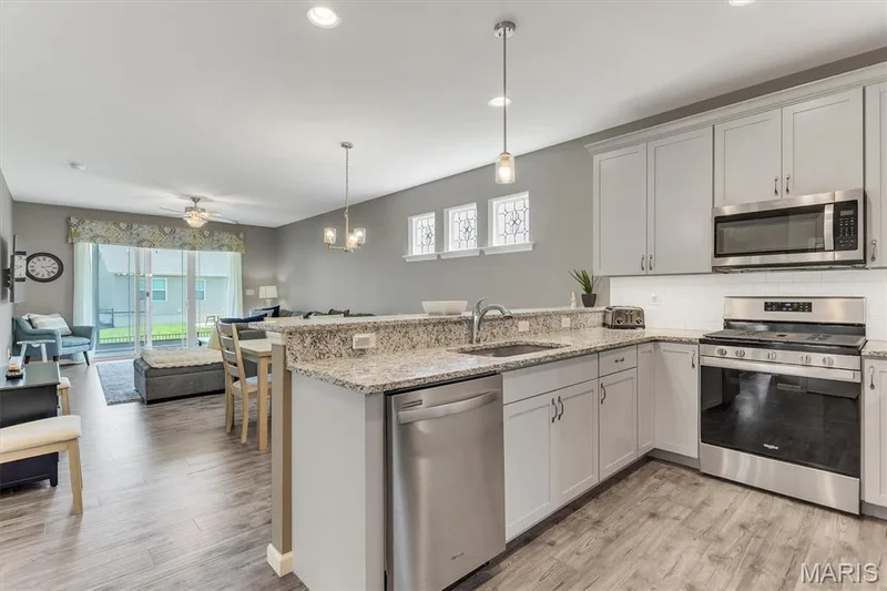 405 Copperfield Court, St Charles, MO 63301 — listing photo 13 of 55