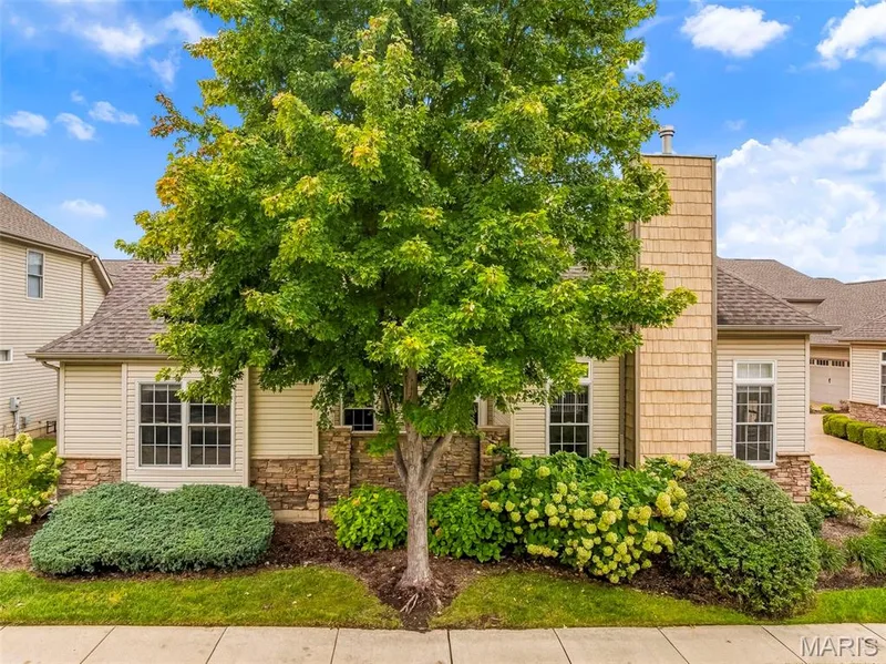 1264 Harmony Lake Drive, Cottleville, MO 63376 — listing photo 4 of 76