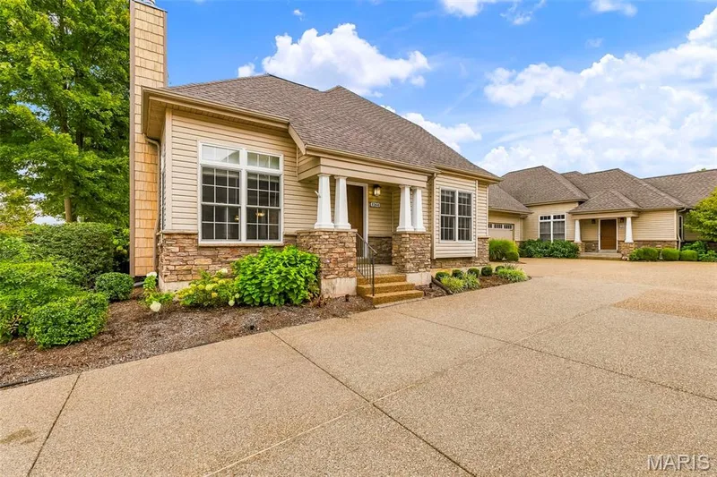 1264 Harmony Lake Drive, Cottleville, MO 63376 — listing photo 6 of 76