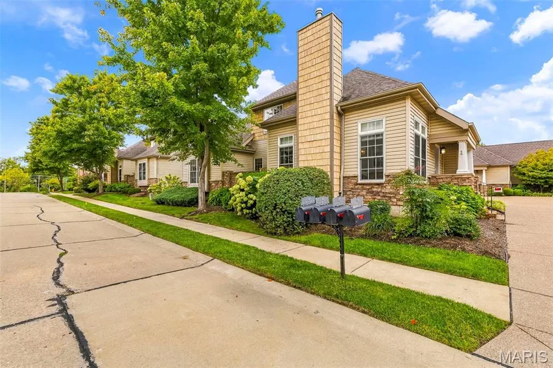 1264 Harmony Lake Drive, Cottleville, MO 63376 — listing photo 7 of 76