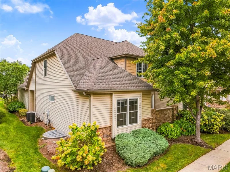 1264 Harmony Lake Drive, Cottleville, MO 63376 — listing photo 16 of 76
