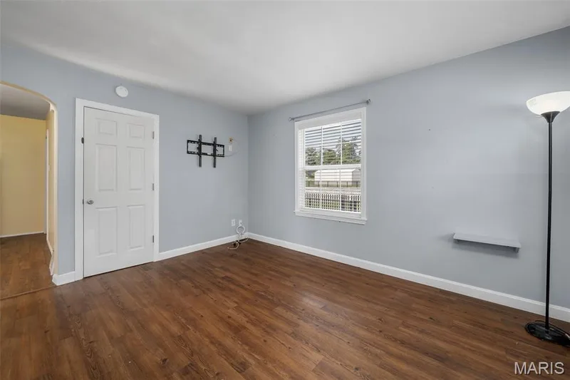 613 Schaefer Place, St Charles, MO 63301 — listing photo 3 of 27