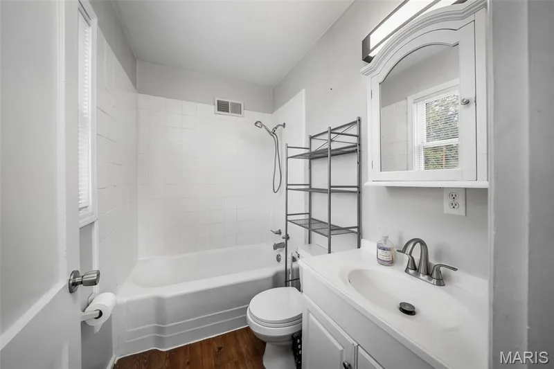 613 Schaefer Place, St Charles, MO 63301 — listing photo 12 of 27