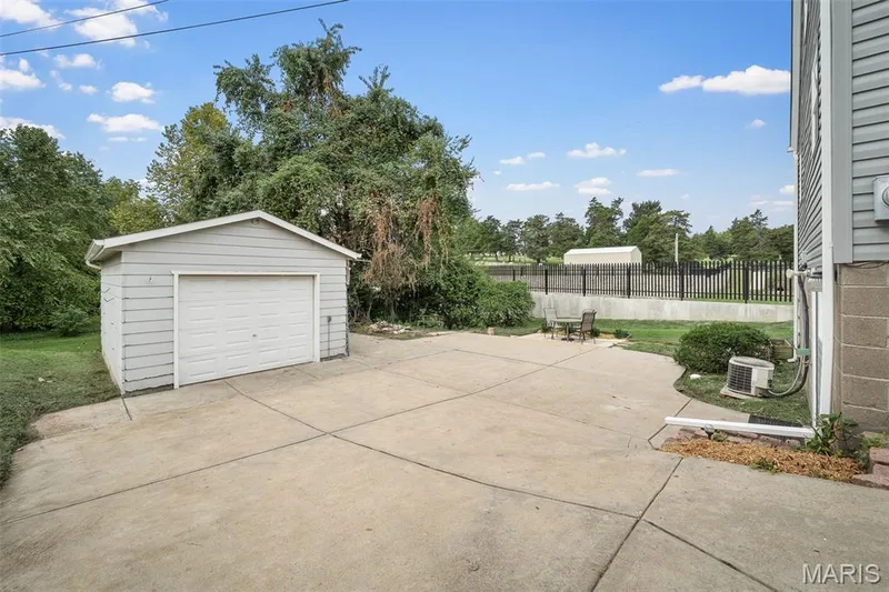 613 Schaefer Place, St Charles, MO 63301 — listing photo 22 of 27