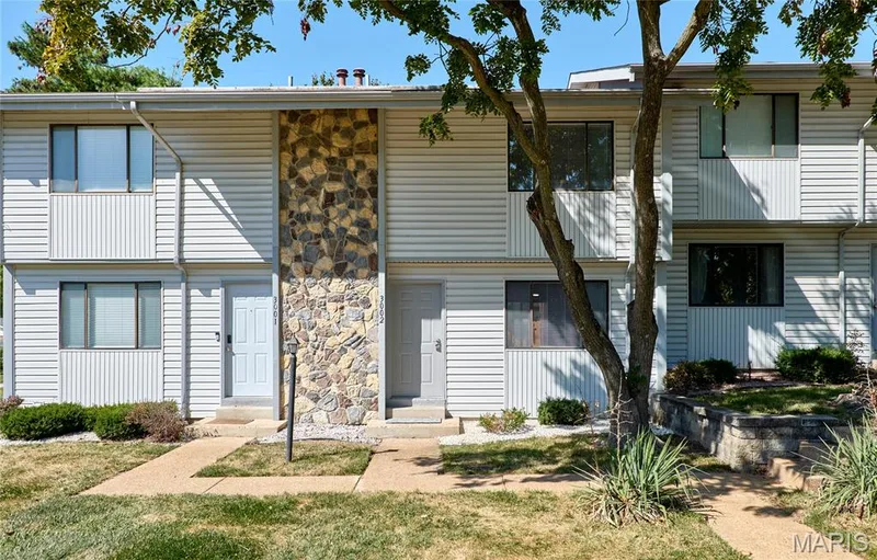 3002 San Souci Drive #3002, Lake St. Louis, MO — listing photo 1