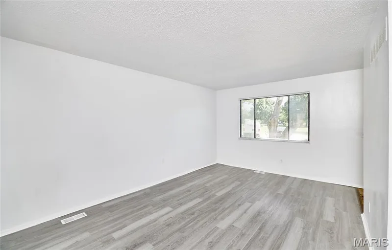 3002 San Souci Drive #3002, Lake St. Louis, MO 63367 — listing photo 5 of 30