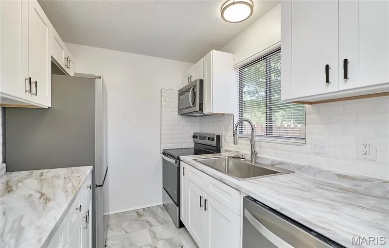 3002 San Souci Drive #3002, Lake St. Louis, MO 63367 — listing photo 10 of 30