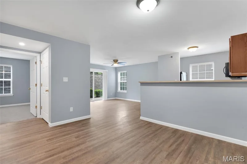 9102 Spring Creek Lane, O'Fallon, MO 63368 — listing photo 6 of 35