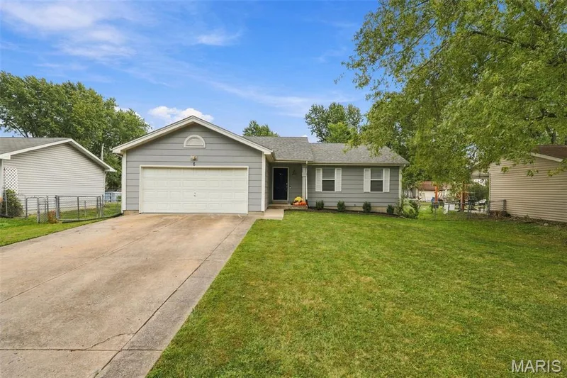 6 S Perry Circle, O'Fallon, MO 63366 — listing photo 2 of 29