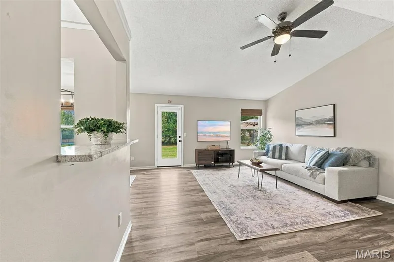 Living room — 6 S Perry Circle, O'Fallon, MO 63366