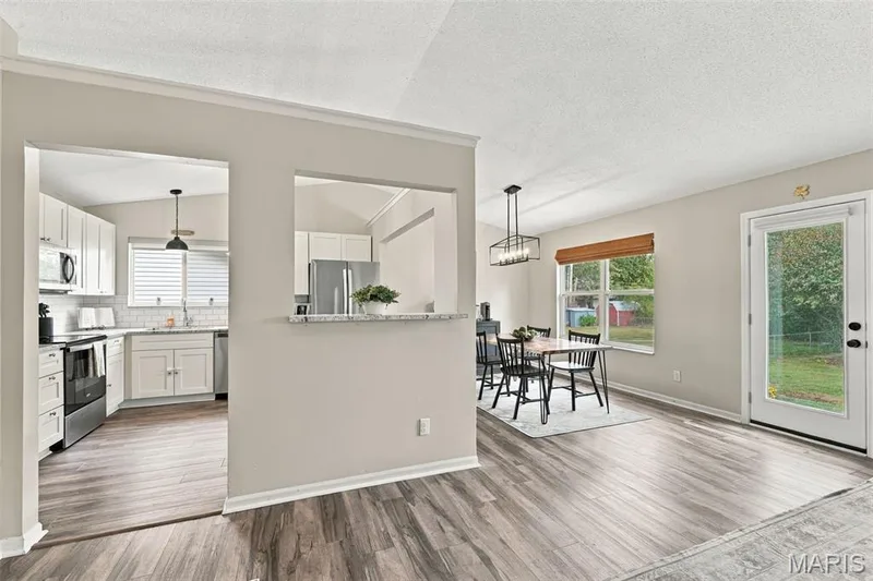 Kitchen — 6 S Perry Circle, O'Fallon, MO 63366