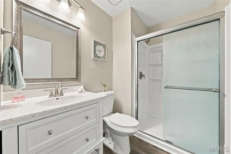Primary bath — 6 S Perry Circle, O'Fallon, MO 63366