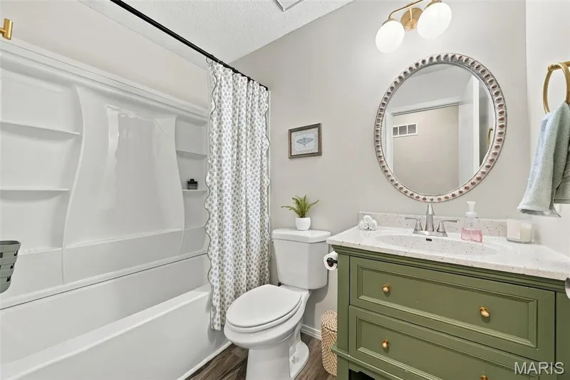 Hall Bath — 6 S Perry Circle, O'Fallon, MO 63366