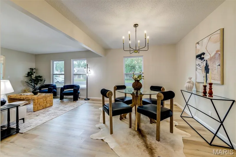 111 Park Charles Boulevard, St Peters, MO 63376 — listing photo 5 of 23