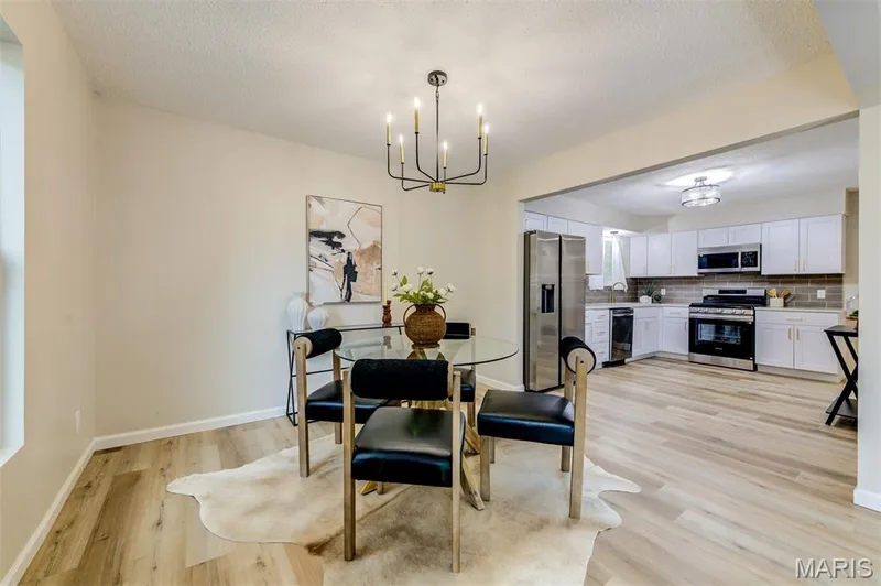 111 Park Charles Boulevard, St Peters, MO 63376 — listing photo 6 of 23