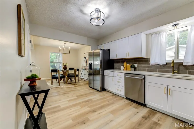 111 Park Charles Boulevard, St Peters, MO 63376 — listing photo 9 of 23