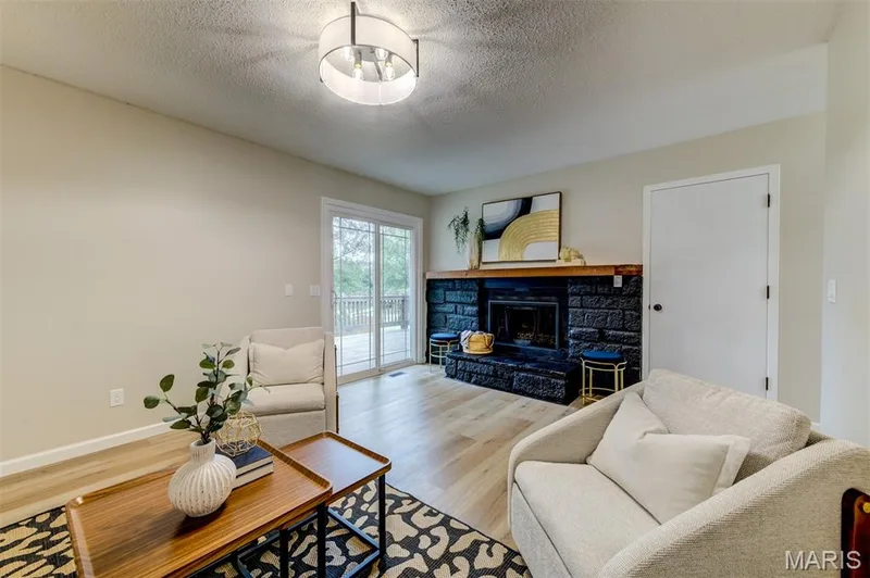 111 Park Charles Boulevard, St Peters, MO 63376 — listing photo 12 of 23
