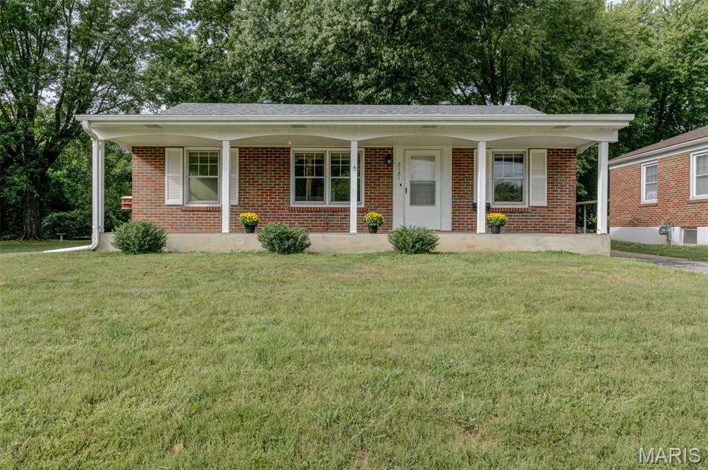 Charming front porch — 2121 Elm Street, St Charles, MO 63301