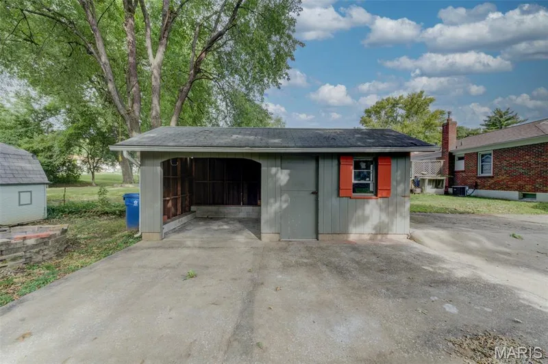 Workshop shed for outdoor equipment/ hobbies — 2121 Elm Street, St Charles, MO 63301