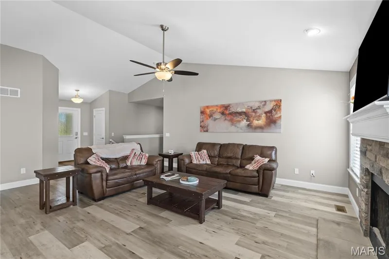 814 Mule Creek Drive, Wentzville, MO 63385 — listing photo 6 of 24