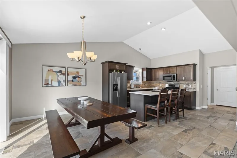 814 Mule Creek Drive, Wentzville, MO 63385 — listing photo 7 of 24