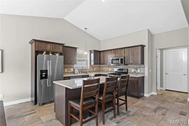 814 Mule Creek Drive, Wentzville, MO 63385 — listing photo 9 of 24