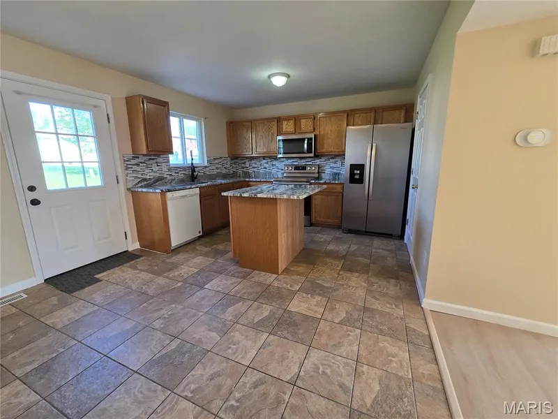 606 Linda Lane #C, Wentzville, MO 63385 — listing photo 5 of 20