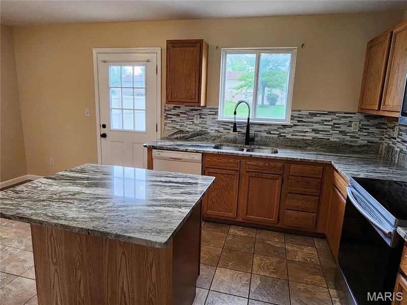 606 Linda Lane #C, Wentzville, MO 63385 — listing photo 18 of 20