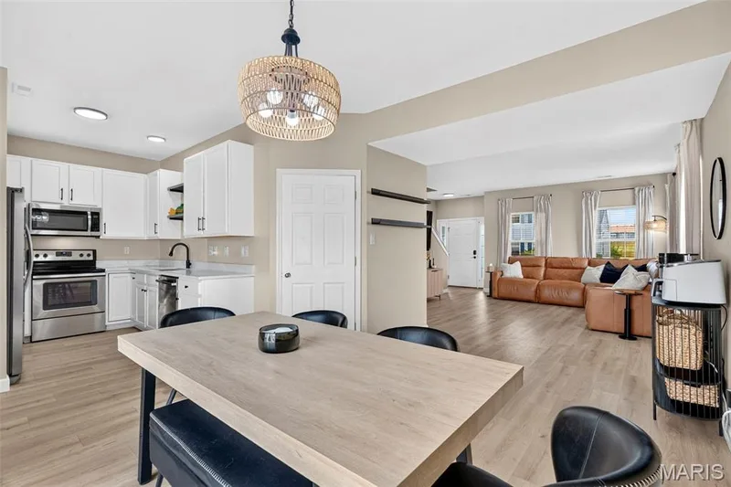 1002 Glengarry Drive, Wentzville, MO 63385 — listing photo 13 of 39