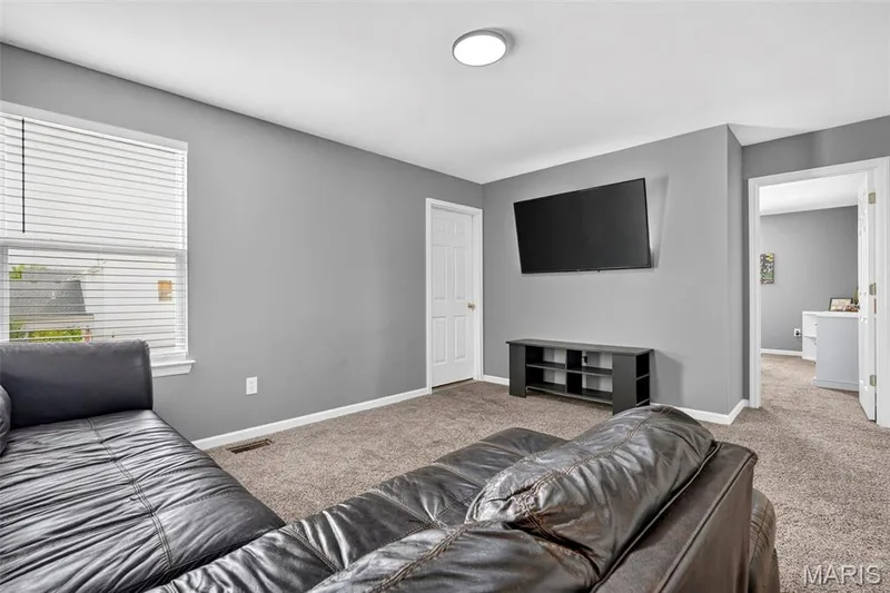 1002 Glengarry Drive, Wentzville, MO 63385 — listing photo 25 of 39